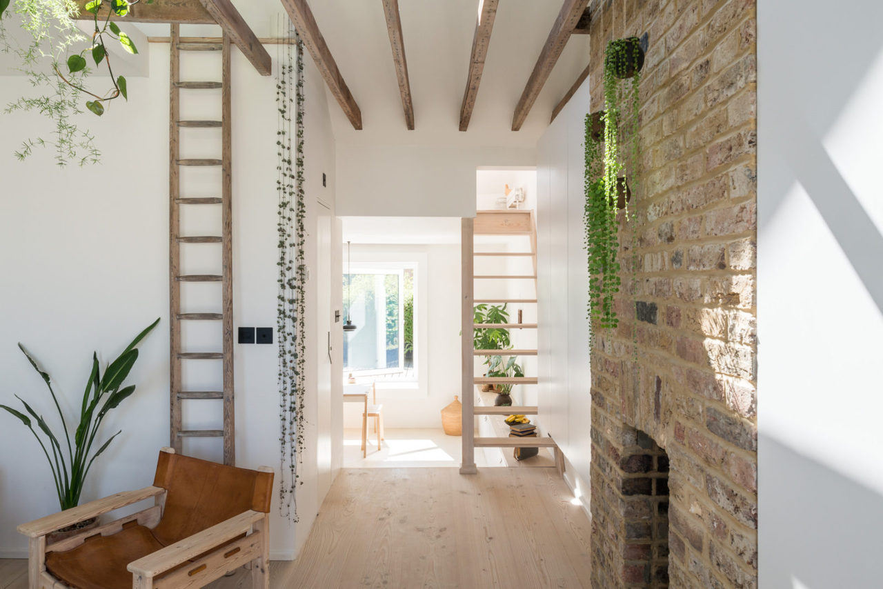 gravityhome:  Light loft apartment in LondonFollow Gravity Home: Instagram - Pinterest