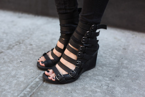 vaniitas-store:Ann Demeulemeester black buckle strap sandals €449