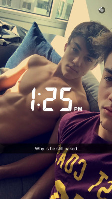 male-celebs-naked:  This was on Grayson’s