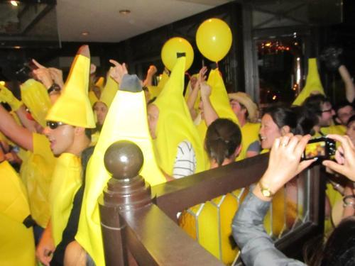 gendersnaps: keepongaming:   last year i was eating in a fancy, large restaurant when i began to hear a rumble and the distant sound of people chanting ‘potassium, potassium’ and suddenly hundreds of people dressed as bananas flood this restaurant