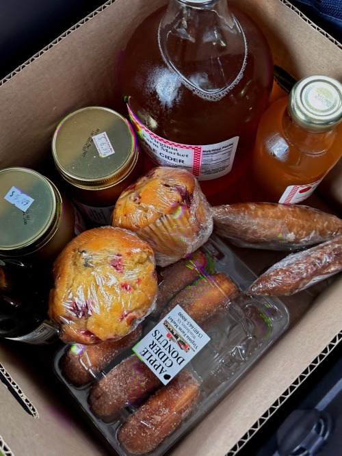 #farmmarket #autumn #fall #apple #goodies #donuts #fallfeels