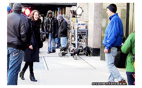 eyesofwitt: Cheerful Amy coming on set and greeting fans with beautiful smiles and
