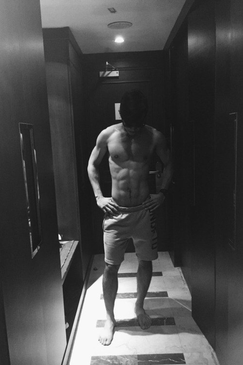 wowcocks:  Wanna die with his cock in my ass! http://wowcocks.tumblr.com