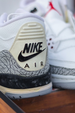 phuckindope:  Jordan white cement 3s