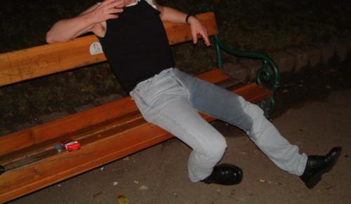 wetjeans6:  pissed tight jeans in the night outside  HOT!