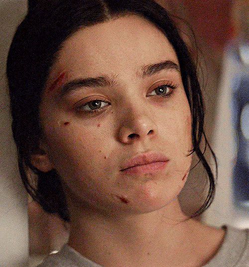 HAILEE STEINFELD As KATE BISHOP Hawkeye | 1.05