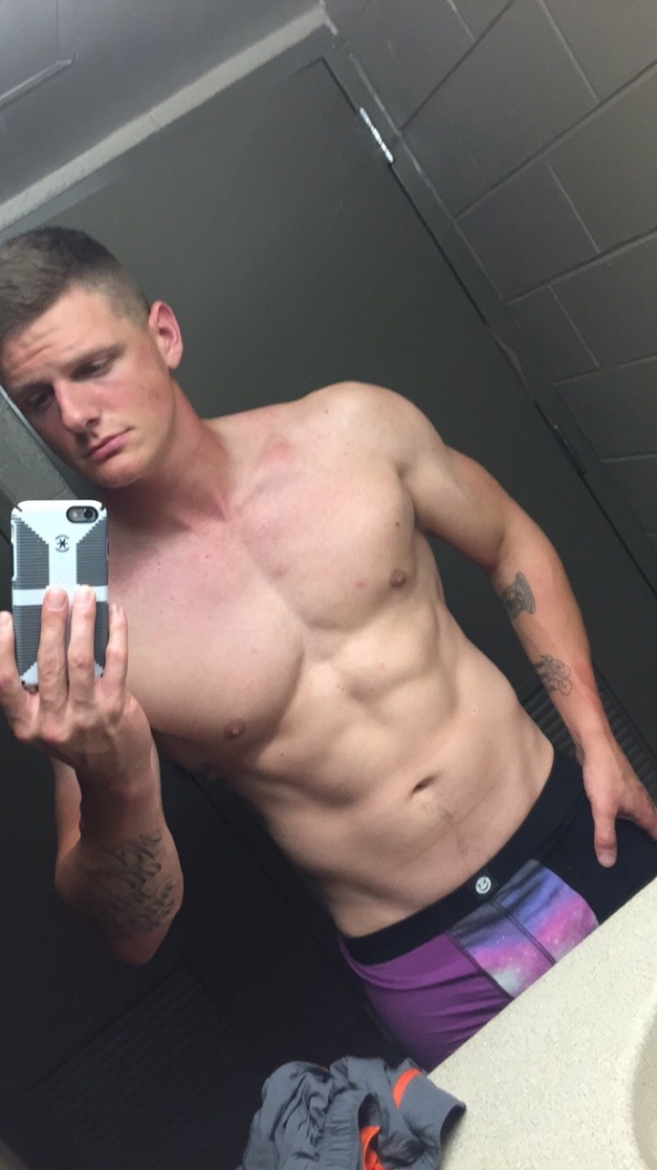mystraightfriend:  Mystraightfriend.tumblr.com 