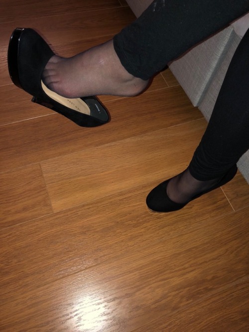 nylonmom: fifer69: Wife teasing with her black tights under her leggings sexy