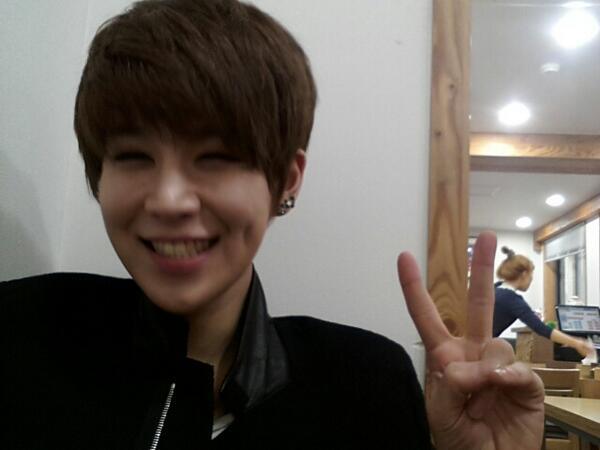 hanjuku-tamago-blog:  나도 눈 웃음 ^^^^ Translation: I’m smiling too ^^^^
