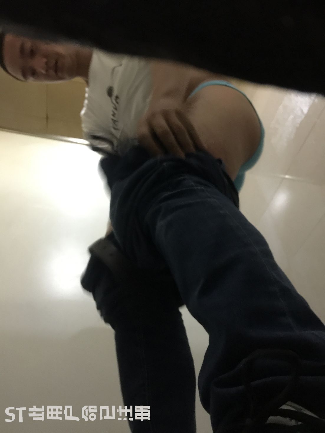 ohmyladygagababala:WC偷拍粗大jj