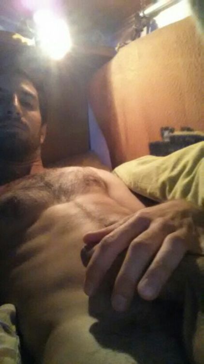 nakedguysfromkik:  Italy :)