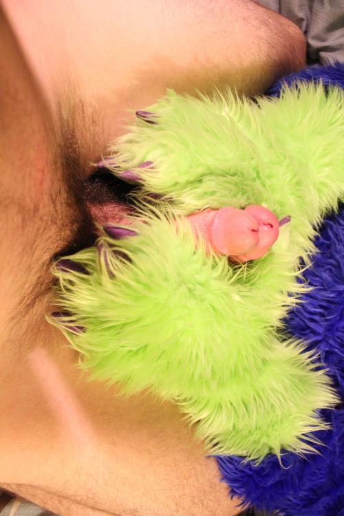 duke317: Damn I love frotting…