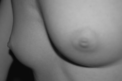 wake-up-morning:  wake-up-morning:They are DIFFERENT. Date: 2014-02-04 14:30:00 GMTFEMALE PRESENTING NIPPLES.