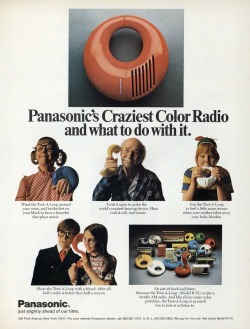 vintagegeekculture:  Man, what is a toot-a-loop radio going for, these days, I wonder?