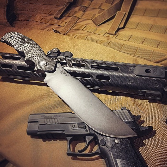 gunfanatics:  @BlackHeartKnives Gunner 12 —————————- #BlackHeartKnives