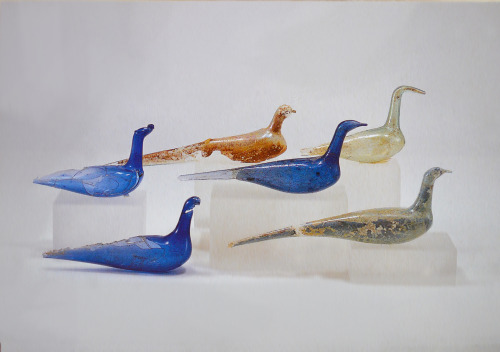 greek-museums:Archaeological Museum of Thessaloniki:Glass birds from tombs of the Roman period.This 