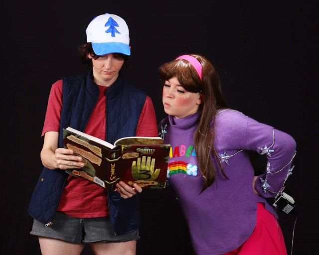 Pines Twins, featuring @artikgato as Dipper and myself as Mabel!