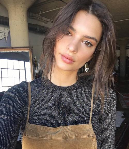 Emily Ratajkowski porn pictures