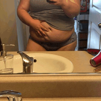 bellyrina:  I love how it feels to jiggle my belly!