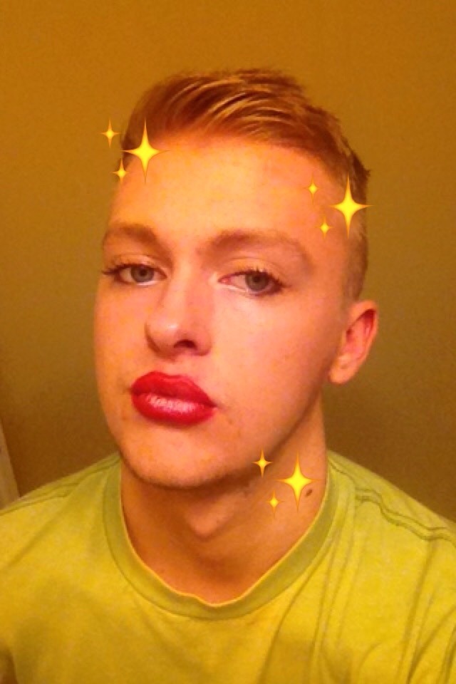 foxygrandpere:  foxygrandpere:  I can’t think of a caption  I thought of one“Nice”