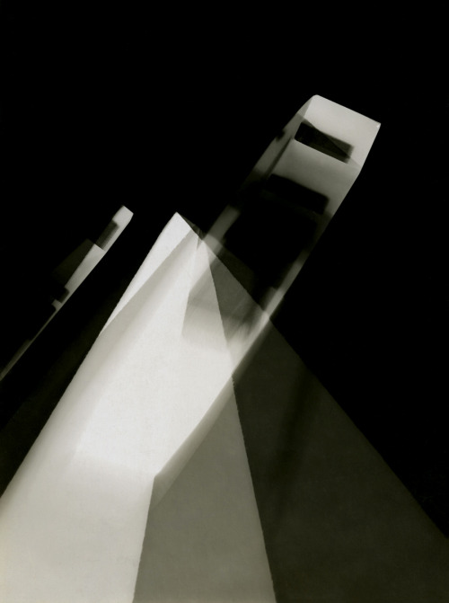 alfiusdebux:  Laszlo Moholy-Nagy. Untitled (Photogram), 1925    [source]