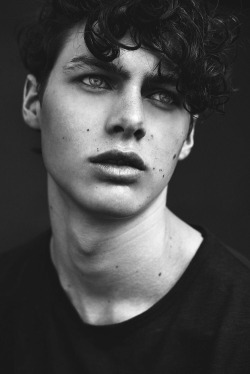 trashyprinces:  Darwin Gray by Erion Hegel