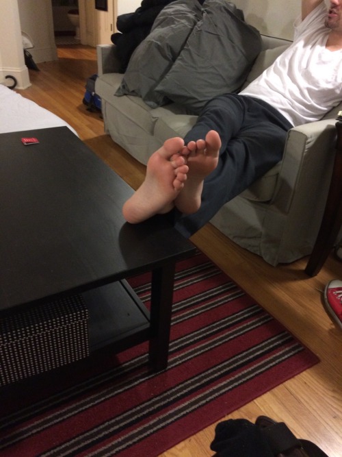 cuteguyfeet: My 6'7" straight friend is visiting from out of town. Which means I have 3 days of pretending I’m not staring at his beautiful feet.   So if I have to suffer, then at least I can get you all to suffer along with me. 