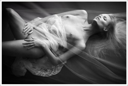 k99rky:  http://treatsmagazine.com/natasha-poly-daniele-iango/