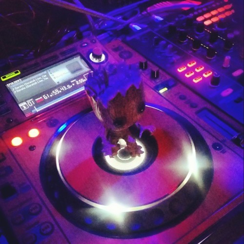 DJ Groot On The Mix And Ready To Get Hella Lovestoned And Mad Turnt Up On VDay 2015!!! I Mean, Come The