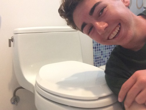 Me with the toilet b/c I&rsquo;m the shitmilotlc
