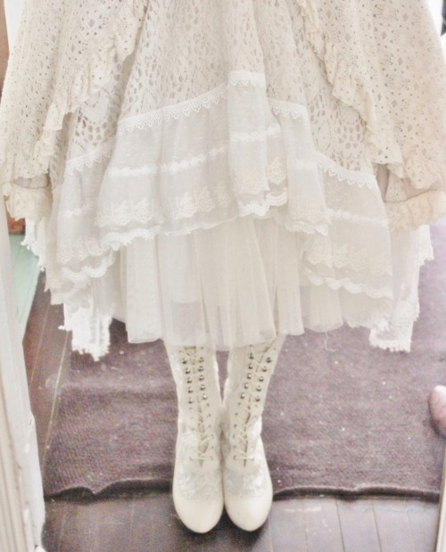 mlle-marianne:  Close-up of some recent outfits 