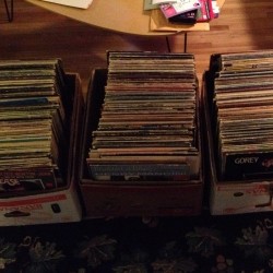 justcoolrecords:  Well here’s what 400 #vinyl #records looks like! I just bought this massive lot. Stay tuned for a whole lotta listings! 👏👏👏 #ilovemyjob #recordmail #vinyligclub #vinyljunkies #recordcollectors