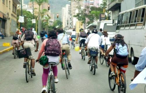 minombreespeligro: bicimamisvenezuela:  El domingo pasado fue extra-especial. Celebramos la boda de 