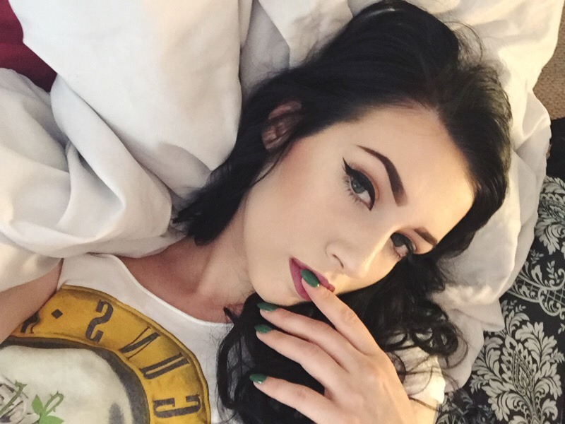 loveandddrevenge:  don’t wanna work wanna lay in bed 