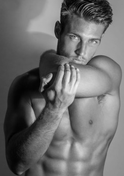  Heath Hutchins III by Scott Teitler 