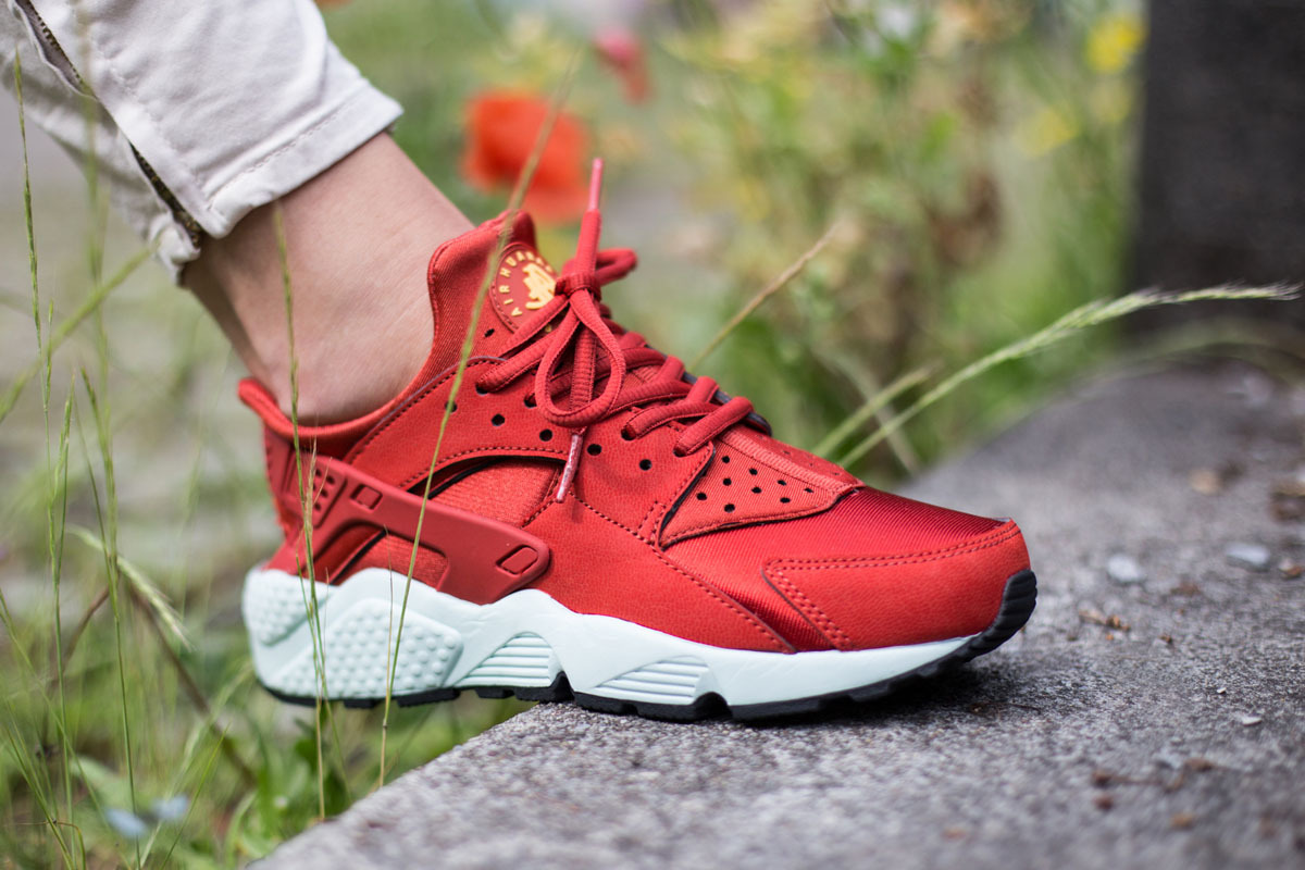 baetology:  vermilion moods // @mastudon