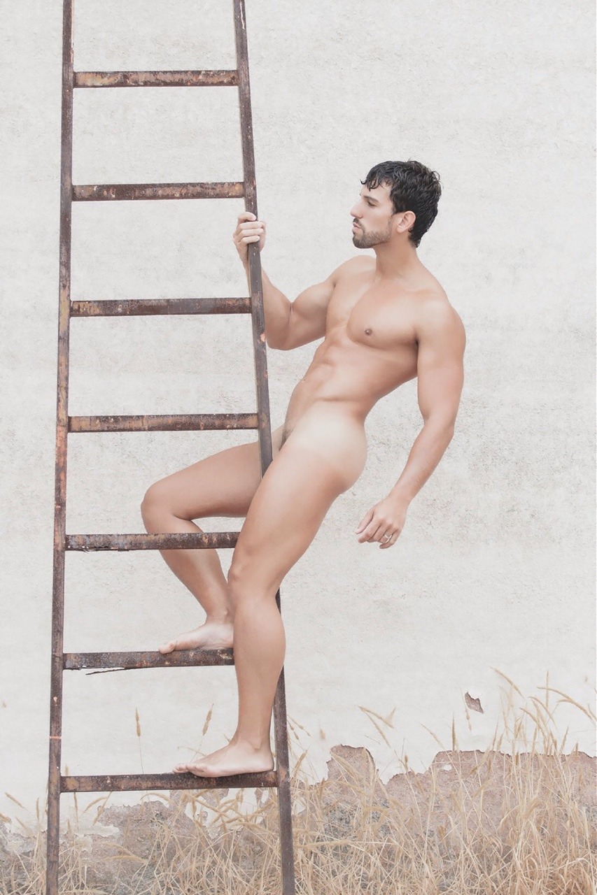 gymandnastiksguys:  nickk1712:  Follow: http://nickk1712.tumblr.com.  GYMNASTIKS