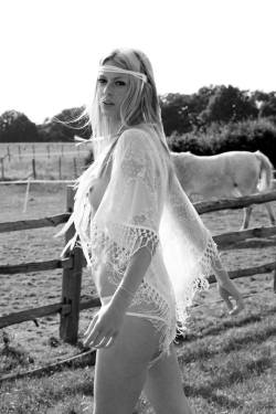 great stuff: Ell &amp; Cee.©ellandceebride.co.ukBest of Lingerie:www.radical-lingerie.com