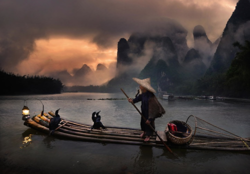 nubbsgalore:photog by weerapong chaipuck on li river, near xingping in guangxi province. for thousan