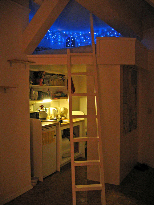 lesb0:  oceandropsandlove:  want  I would sleep in this until I got too old to climb