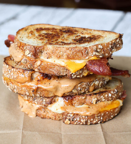 hoardingrecipes:  Bacon Cheddar Grilled Cheese with Sweet Mustard