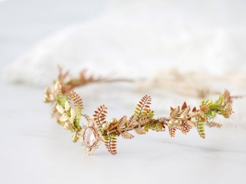 sosuperawesome:Elfin Tiaras Lola White on EtsySee our #Etsy or #Crowns tags