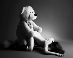 charnell-me:  Every girl needs a teddy 💋