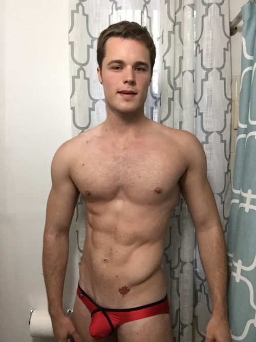 pleasetrysomethingelse:  Here’s the front of the joe Snyder briefs that cheatingjock sent me
