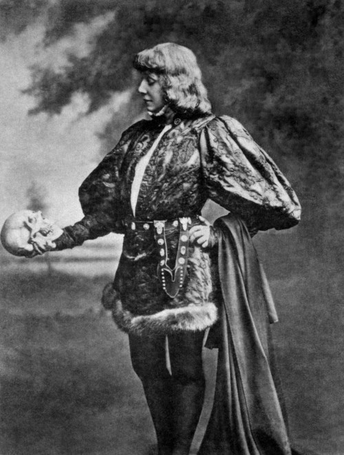 Sarah Bernhardt (1844-1923) as Hamlet (1899-1900)