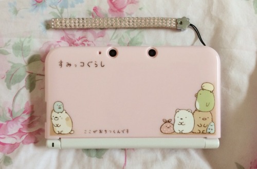 yerafrickinunicorn: I got a case for my XL because I kept getting new scratches on it ;; I should ha