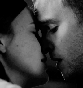 mrsdecaestecker: 29 and more reasons to love Leo Fitz || Reason: 30 of 29 and more ↳ good kisser (ac