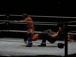 rwfan11:  Seth getting a face full of Jeri-crotch!