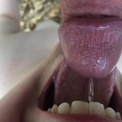 rapemelikeaprincess:  Daddy’s little kinky piss drinker