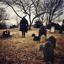 365daysofhorror:themisse:  Old Burial Hill  Once again, I got a chance to visit the cemetery from Hocus Pocus